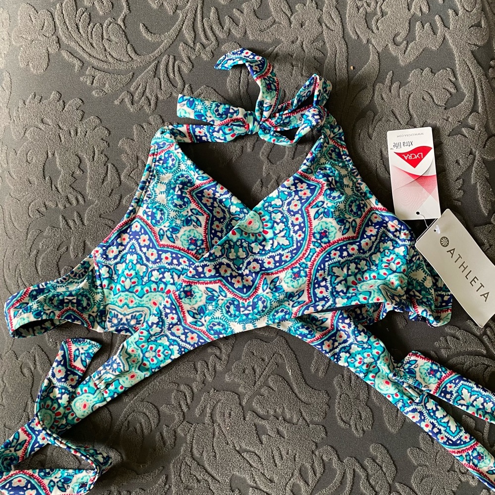 Athleta bathing suit top